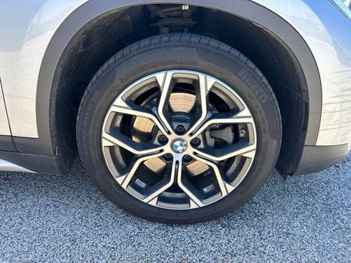 Glacier Silver Metallic 2020 BMW X1 xDrive28i