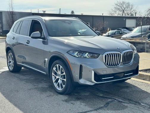 Skyscraper Grey Metallic 2024 BMW X5 xDrive40i