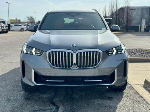 Skyscraper Grey Metallic 2024 BMW X5 xDrive40i