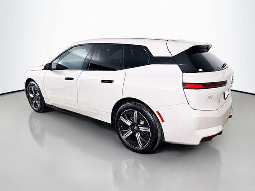 2026 BMW iX xDrive45