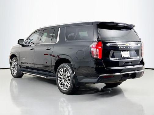 2022 Chevrolet Suburban LT