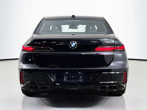 2025 BMW 760 xDrive