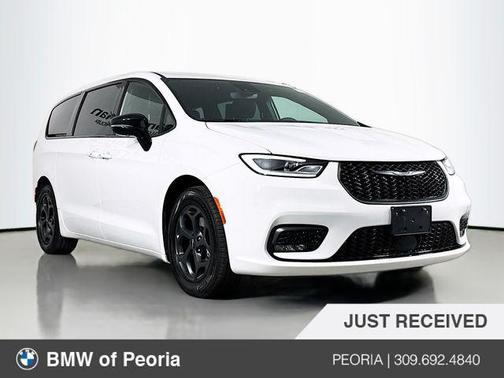 2023 Chrysler Pacifica Hybrid Limited
