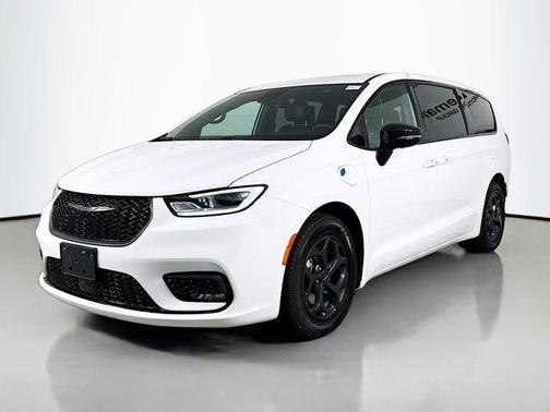 2023 Chrysler Pacifica Hybrid Limited