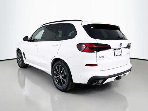 Alpine White 2026 BMW X5 PHEV xDrive50e