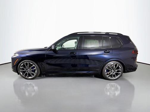 Carbon Black 2027 BMW X7 xDrive40i