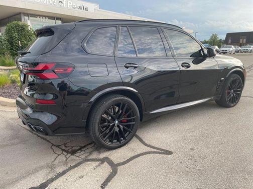 2025 BMW X5 M60i