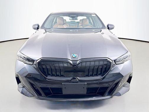 Dark Graphite Metallic 2024 BMW 540 xDrive