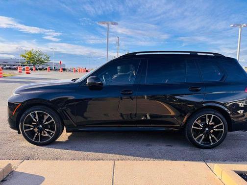 2025 BMW X7 xDrive40i
