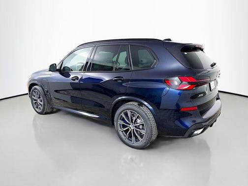 Carbon Black Metallic 2026 BMW X5 PHEV xDrive50e