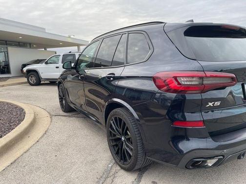 Carbon Black Metallic 2023 BMW X5 xDrive40i