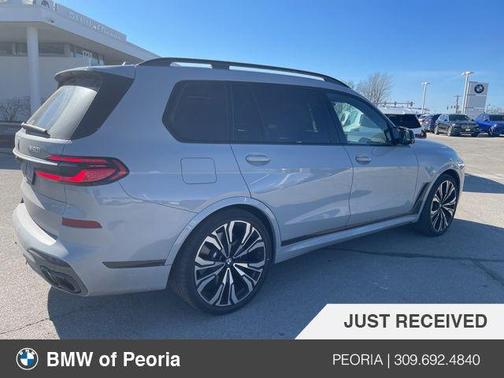 2024 BMW X7 M60i