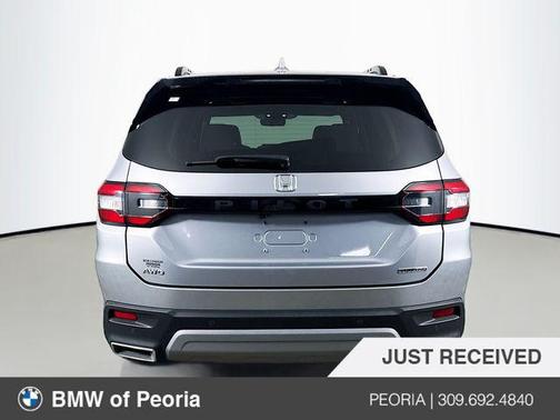 Gray 2023 Honda Pilot Touring 8-Passenger