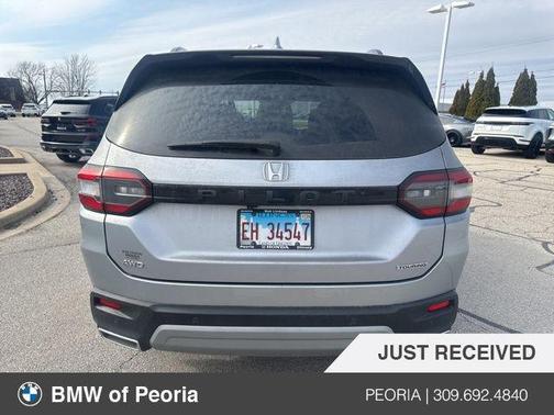 2023 Honda Pilot Touring 8-Passenger
