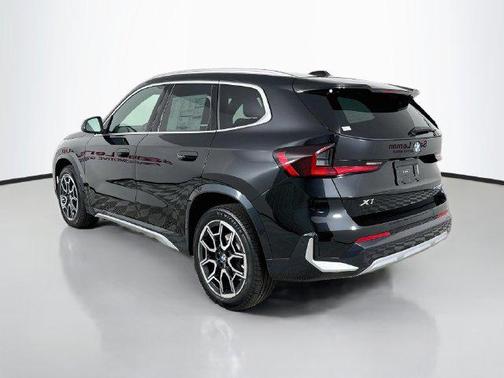 Black Sapphire Metallic 2026 BMW X1 xDrive28i