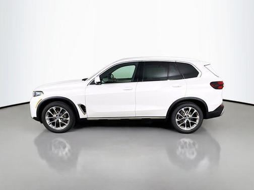Mineral White Metallic 2026 BMW X5 xDrive40i