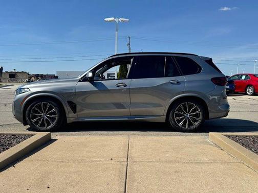 Skyscraper Grey Metallic 2024 BMW X5 PHEV xDrive50e