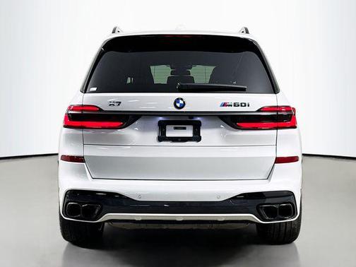 2025 BMW X7 M60i
