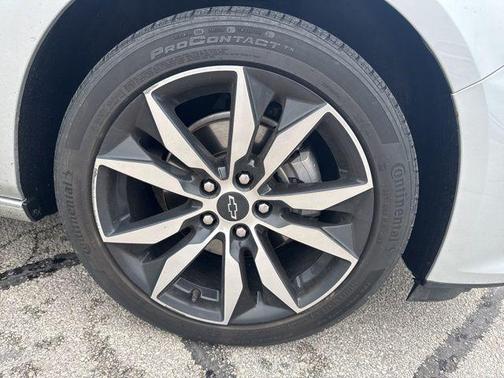 Silver Ice Metallic 2020 Chevrolet Malibu FWD RS