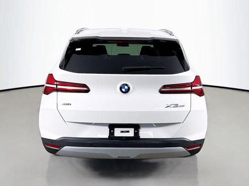 Mineral White Metallic 2026 BMW X3 30 xDrive
