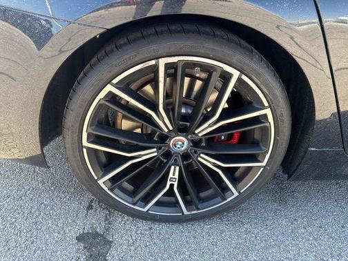 Carbon Black Metallic 2023 BMW M550 i Xdrive