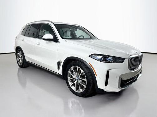 Alpine White 2024 BMW X5 PHEV xDrive50e
