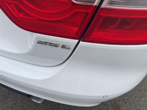 2017 Jaguar XE 25t Premium