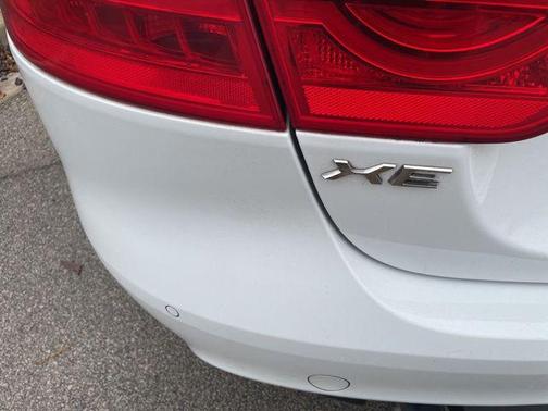 2017 Jaguar XE 25t Premium