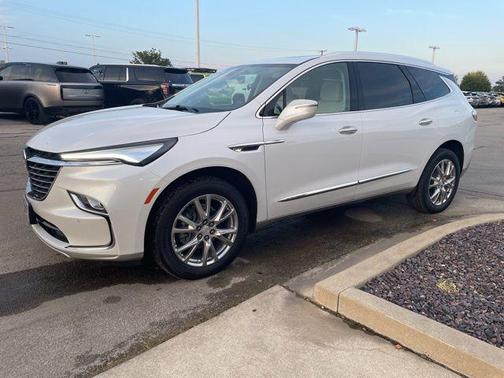 2022 Buick Enclave AWD Essence