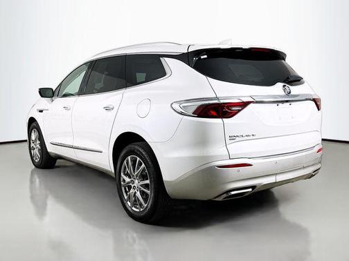 2022 Buick Enclave AWD Essence