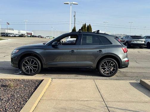 Daytona Gray Pearl Effect 2022 Audi SQ5 3.0T Premium Plus