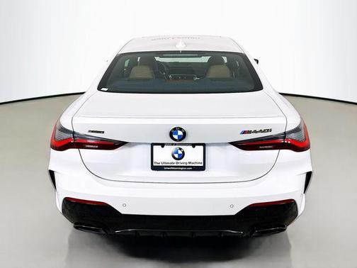 Mineral White Metallic 2021 BMW M440 i xDrive