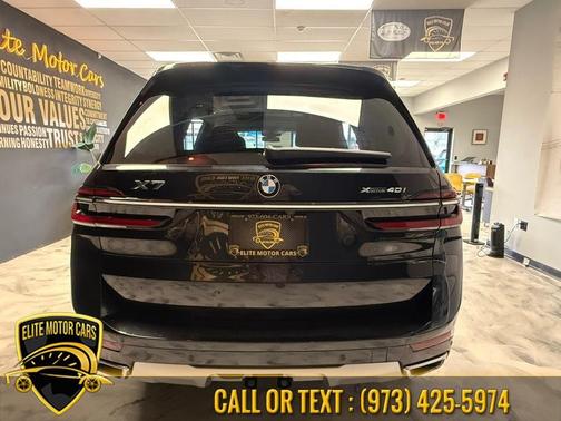 Black Sapphire Metallic 2024 BMW X7 xDrive40i