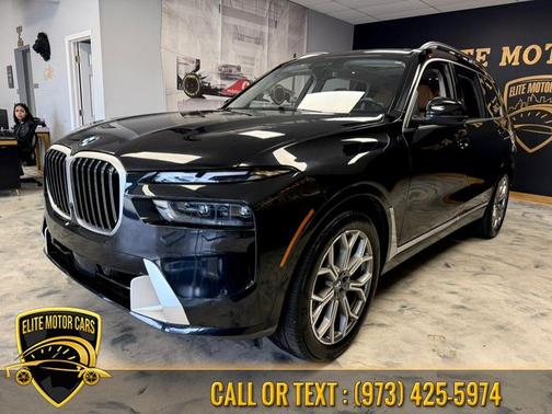 Black Sapphire Metallic 2024 BMW X7 xDrive40i
