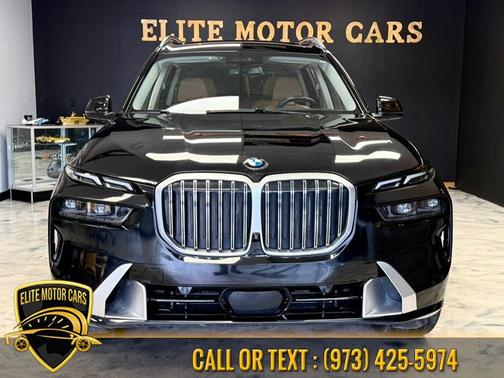 Black Sapphire Metallic 2024 BMW X7 xDrive40i