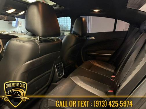 2017 Dodge Charger SXT