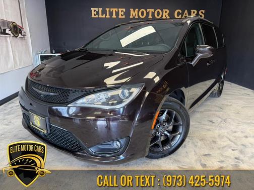 2018 Chrysler Pacifica Touring-L