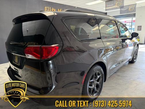 2018 Chrysler Pacifica Touring-L