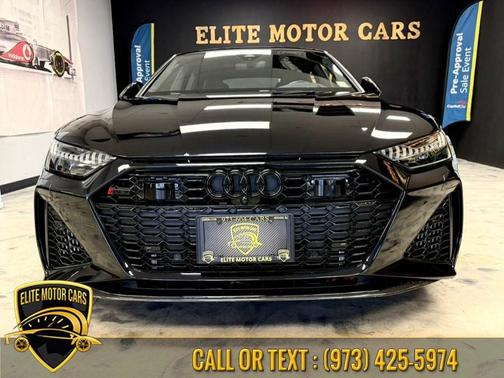 Mythos Black Metallic 2021 Audi RS 7 4.0T