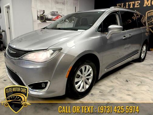 2018 Chrysler Pacifica Touring-L