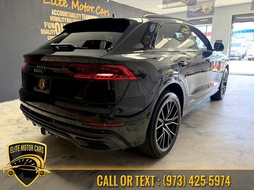Orca Black Metallic 2020 Audi Q8 55 Premium Plus
