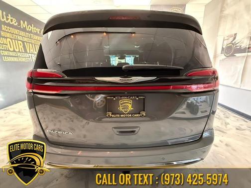 2022 Chrysler Pacifica Touring L