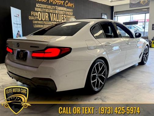 Alpine White 2021 BMW M550 i Xdrive