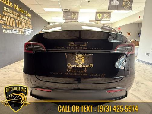 2022 Tesla Model Y Long Range Dual Motor All-Wheel Drive