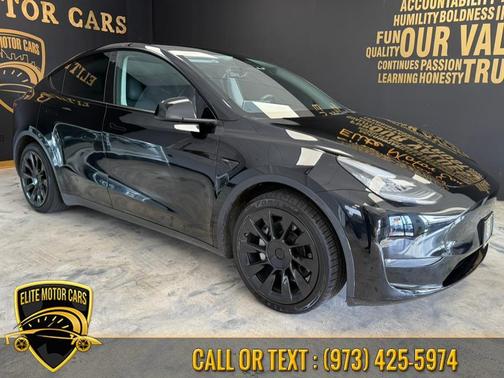 2022 Tesla Model Y Long Range Dual Motor All-Wheel Drive