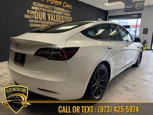 2021 Tesla Model 3 Standard Range Plus