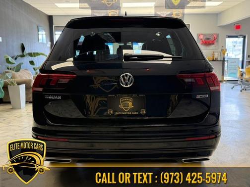 Deep Black Pearl 2021 Volkswagen Tiguan 2.0T SE R-Line Black 4MOTION