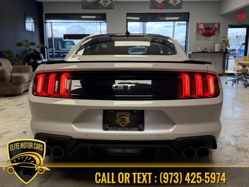 Oxford White 2020 Ford Mustang GT