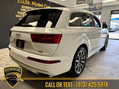 Glacier White Metallic 2017 Audi Q7 2.0T Premium