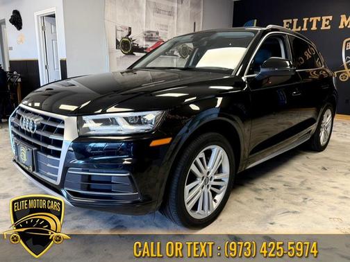 Brilliant Black 2018 Audi Q5 2.0T Tech Premium